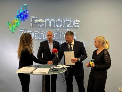 Podpisanie umowy na dofinansowanie realizacji zadania: „Przebudowa dróg wewnętrznych na działkach nr 4/12, 23/4, 11/4, 11/17 w obrębie Malechówko, gmina Malechowo”.