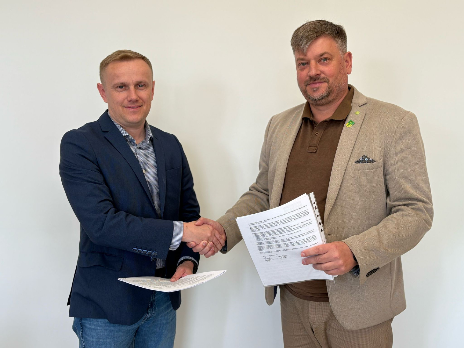 Podpisanie umowy z firmą STRABAG na przebudowę dróg w Malechówku
