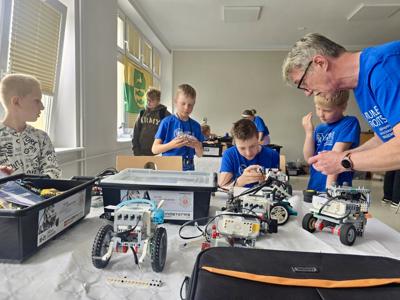 Uczniowie z Malechowa na Ogólnopolskim Turnieju Robotów w Słupsku