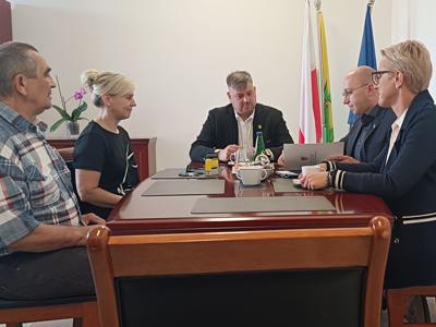 Podpisanie umowy - dotacja na infrastrukturę w Zielenicy