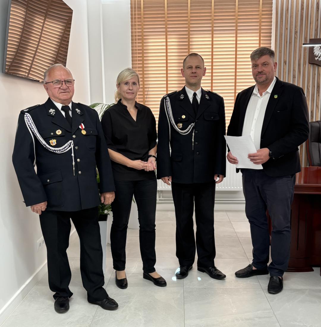 Podpisanie umowy nazakup samochodu ratowniczo - gaśniczego dla OSP Pękanino