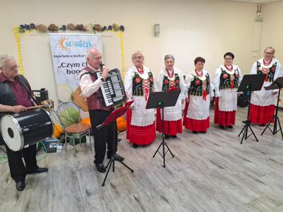 Zespół ludowy biorący udział w konkursie