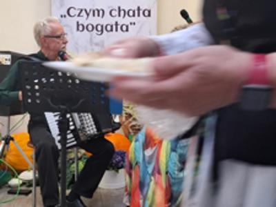 Zespół ludowy biorący udział w konkursie