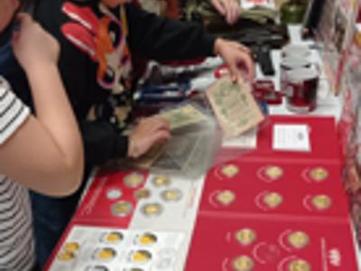 Klasa II SP z Malechowa w trakcie lekcji o patriotyzmie i niepodległości 