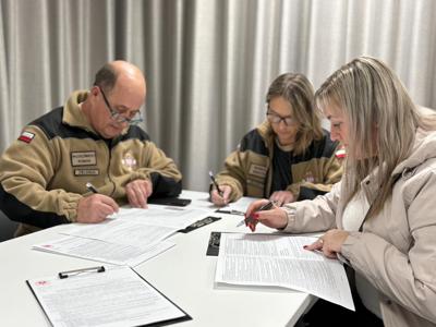 Uczestniczy zbiórki przy rejestracji