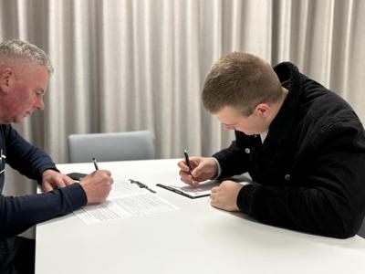 Uczestniczy zbiórki przy rejestracji