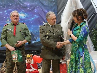 Pani dyrektor z przedstawicielami harcerstwa