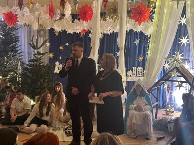 1.	Pani dyrektor i Wójt Gminy Malechowo życzą zebranym Wesołych Świąt