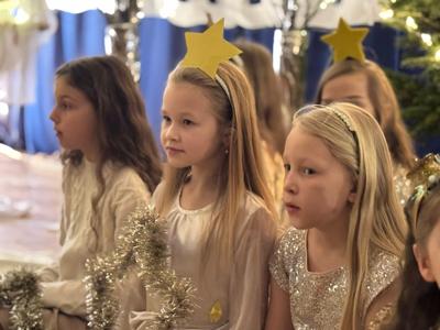 Uczniowie w trakcie Jasełek