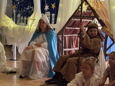 Uczniowie w trakcie Jasełek