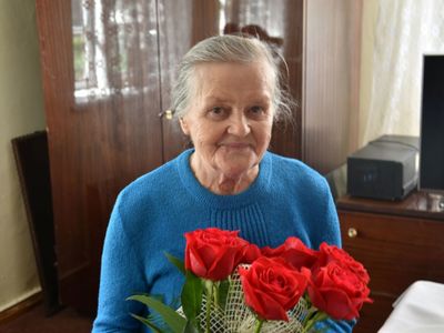Zdjęcie przedstawia Jubilatkę, 95-letnią Annę Konarską z Podgórek.