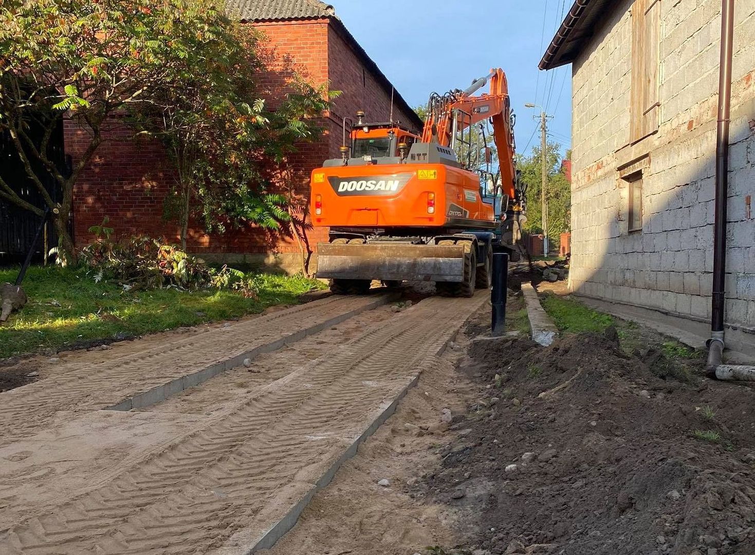 Remontowana droga za malechowskim urzędem.