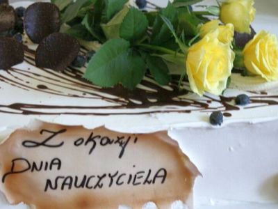 Tort przygotowany dla kadry malechowskiej szkoły z okazji Dnia Edukacji Narodowej.