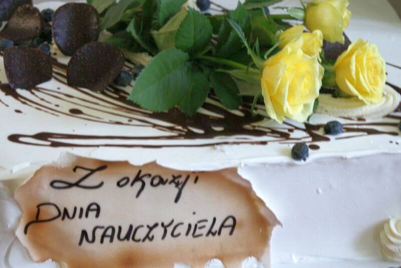 Tort przygotowany dla kadry malechowskiej szkoły z okazji Dnia Edukacji Narodowej. 