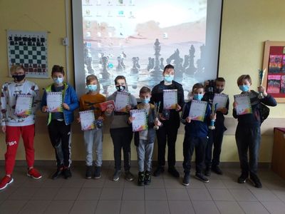 Uczestnicy II Turnieju Szachowego z okazji Dnia Niepodległości, który odbył się w Lejkowie.