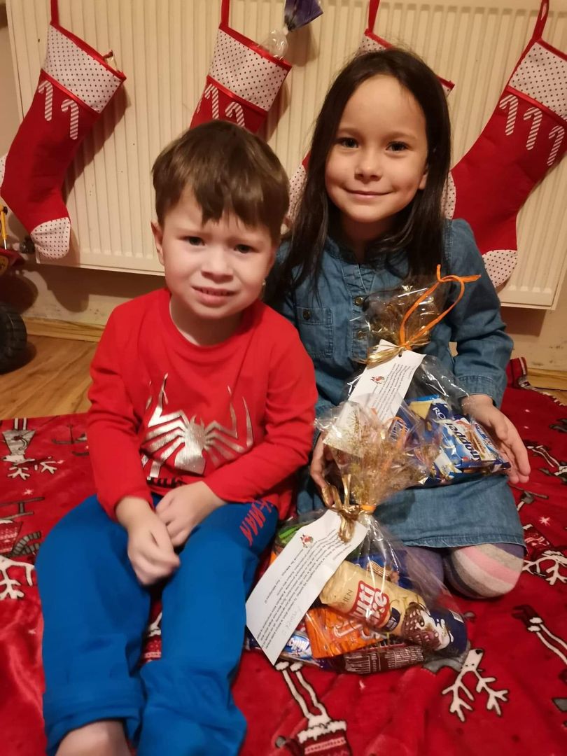 Dzieci z Karwic obdarowane słodyczami przez Świętego Mikołaja.