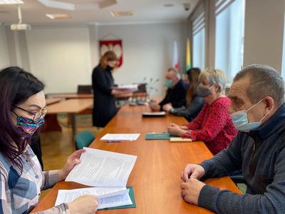 Podpisywanie umów na realizację zadań publicznych w 2021 roku.