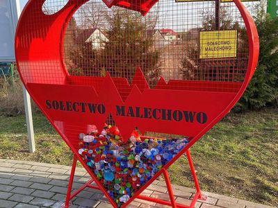 Serce na nakrętki z napisem Sołectwo Malechowo. 