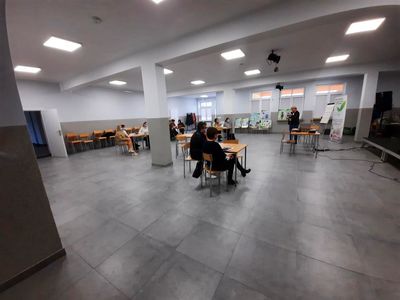 Warsztaty ekologiczne odbyły się w sali głównej Świetlicy Kultury w Malechowie. 