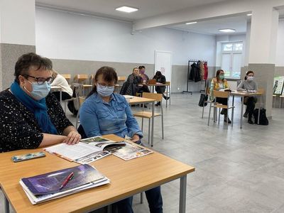 Nauczyciele biorący udział w szkoleniu podzieleni byli na cztery zespoły. 
