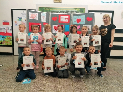 Uczestnicy konkursu Serduszko dla Medyka ZSP Malechowo.