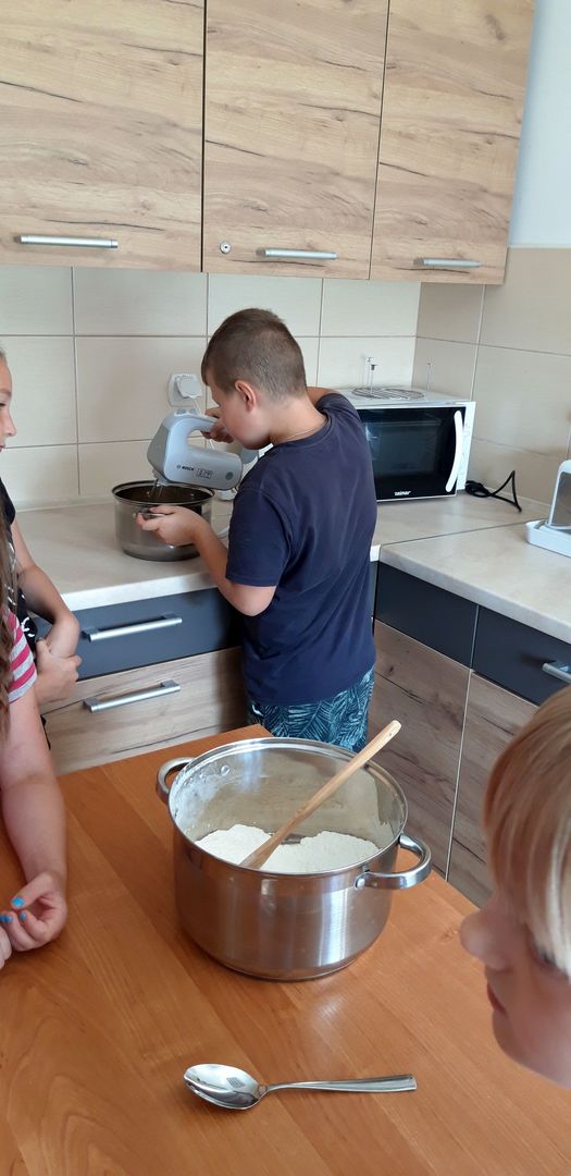 Przepis na muffinki Hani z Placówki Wsparcia Dziennego w Kosierzewie.

