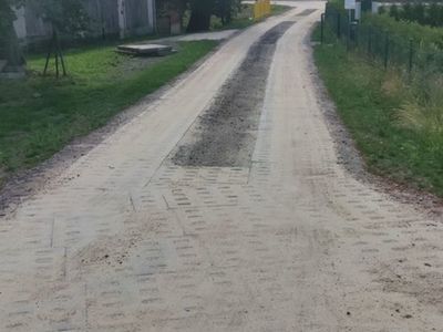 Drogi w Gorzycy wykonane w technologii jomb. 