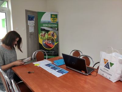 Mieszkanka Niemicy, która odwiedziła Punkt Spisowy w Świetlicy Wiejskiej w Niemicy.