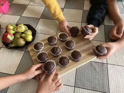 Czekoladowe muffinki wykonane przez dzieci z Placówki Wsparcia Dziennego w Święcianowie. 
