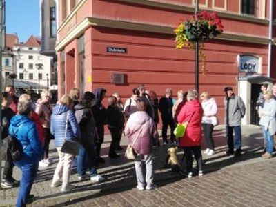 Członkowie KGW  Sulechówko zwiedzają Toruń.
