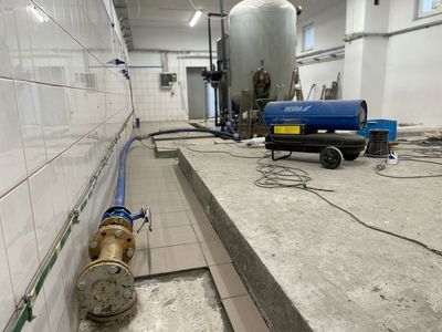 Urządzenia wewnątrz hydroforni w Gorzycy. 