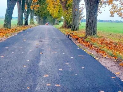 Nowa nawierzchnia asfaltowa we wsi Żegocino.