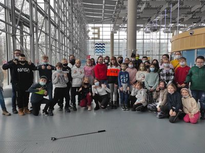 Uczniowie ZSP w Malechowie na Skwerze Kościuszki.