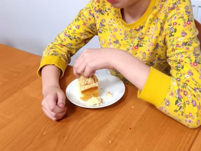 Degustacje ciasta drożdżowego.