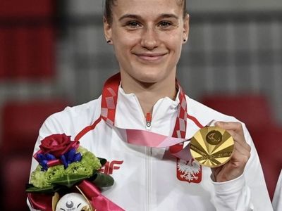 Natalia Partyka z medalem. 