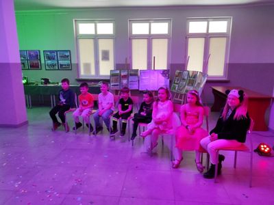 Uczestnicy balu karnawałowego w Świetlicy Kultury w Malechowie.