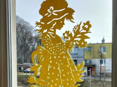 Dziewczynka wykonane przez dzieci z Placówki Wsparcia Dziennego w Kusicach.