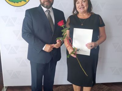 Wójt Radosław Nowakowski i dyrektor Iwona Nowak - Gancarz.