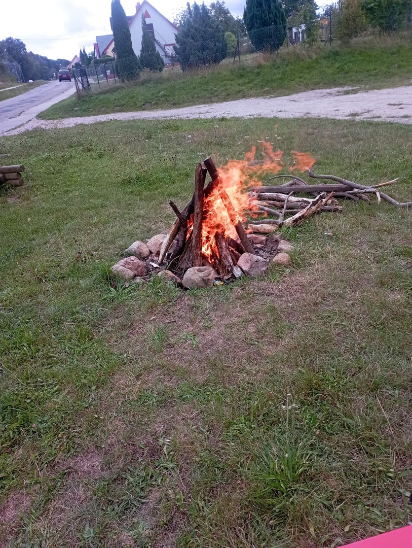 Ognisko w Laskach.