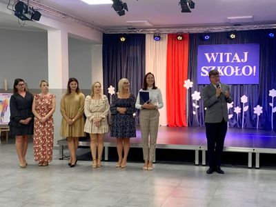 Kadra przedszkola w Malechowie, dyrektor Eliza Wróblewska - Hencel i dyrektor Piotr Chylarecki.