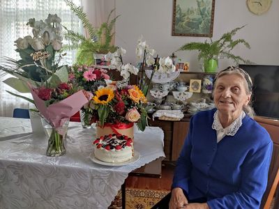 Dziewięćdziesięcioletnia mieszkanka Pięćmiechowa - Halina Cichecka.