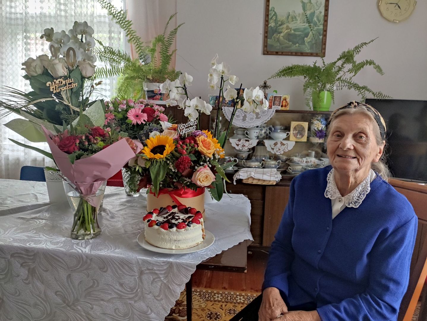 Dziewięćdziesięcioletnia mieszkanka Pięćmiechowa - Halina Cichecka.  