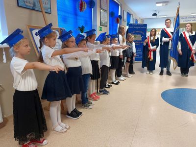  Uroczyste Ślubowanie uczniów klasy pierwszej ze Szkoły Podstawowej w Niemicy.

