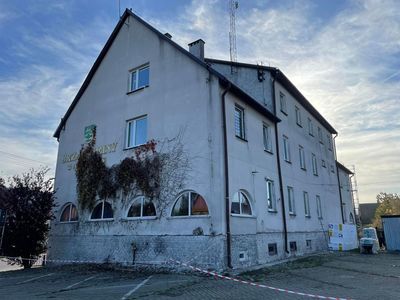 Remontowany budynek Urzędu Gminy Malechowo.