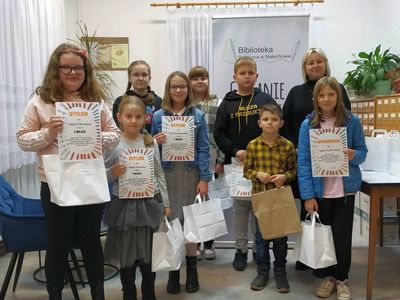 Nagrodzeni w konkursie organizowanym przez Gminną Bibliotekę Publiczną w Malechowie.