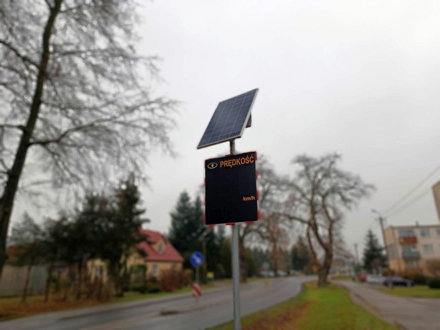 Radarowe urządzenie pomiaru prędkości w Ostrowcu.