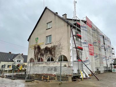 Remontowany budynek malechowskiego urzędu. 