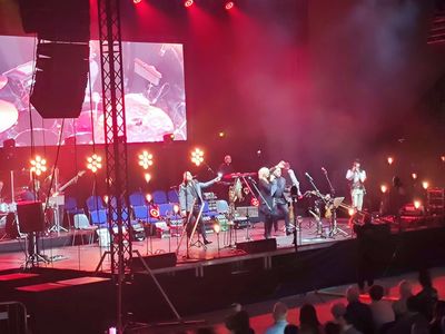 Koncert Golec uOrkiestry w koszalińskiej hali.