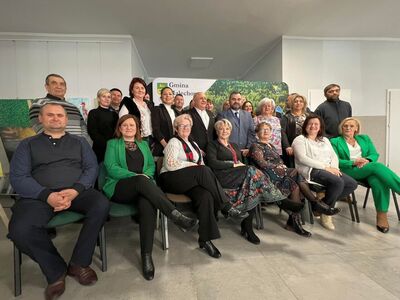Sołtysi, radni, pracownicy Urzędu Gminy Malechowo podczas spotkania z okazji Dnia Seniora.