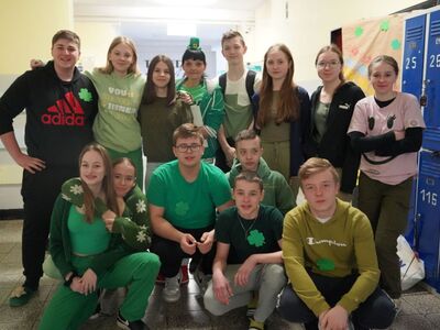 Grupa English LIVE z nauczycielem - Adrianną Gabryś